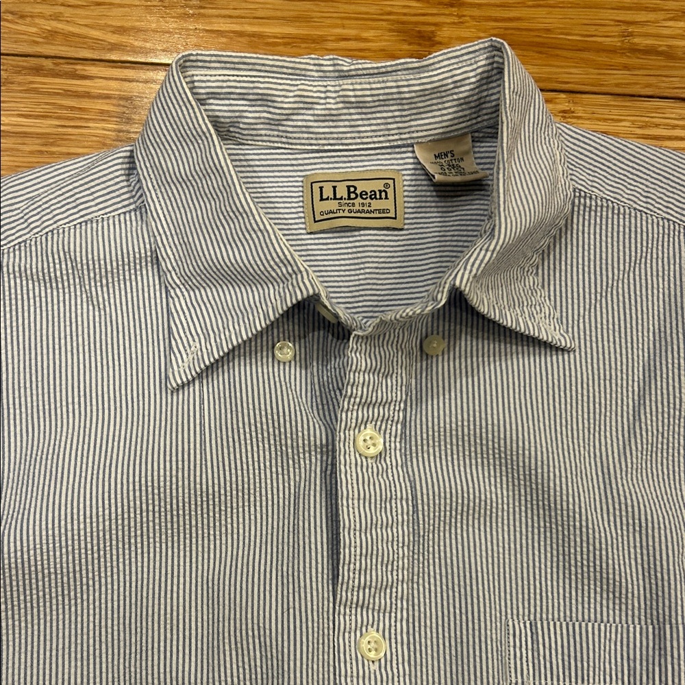 L.L. Bean Normcore Blue & White Seersucker Pinstripe Short Sleeve Shirt M NWOT